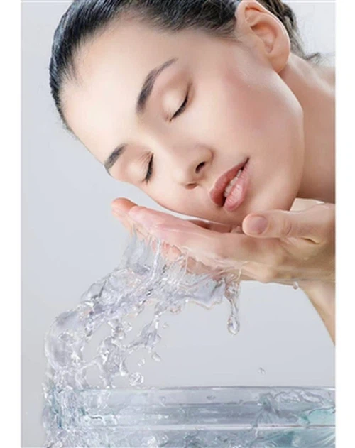 Salajane relv naha niisutamiseks – naatriumhüaluronaat